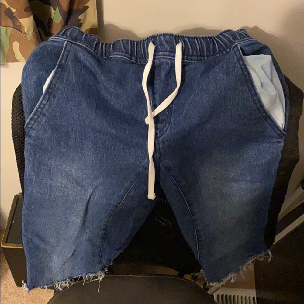 really cool men’s black stripe jean shorts